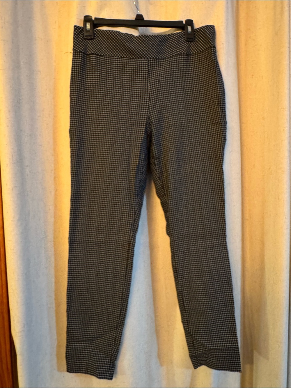 Women's Black and White Houndstooth Pull-On Slim Trousers